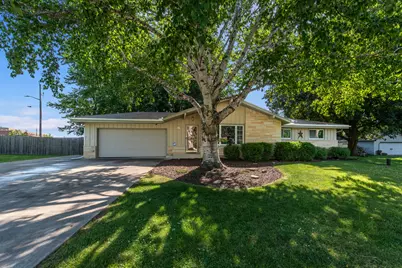 W128N8518  Revere Rd, Menomonee Falls, WI 53051 - Photo 1