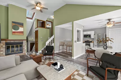 625  Tamarack Dr, West Bend, WI 53095 - Photo 4