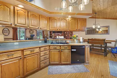 645 W Estate Ct, Elkhorn, WI 53121 - Photo 6