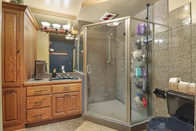 645 W Estate Ct, Elkhorn, WI 53121 - Photo 14