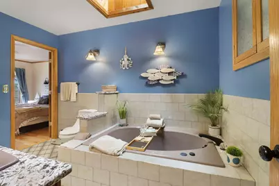 645 W Estate Ct, Elkhorn, WI 53121 - Photo 12
