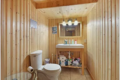 645 W Estate Ct, Elkhorn, WI 53121 - Photo 20