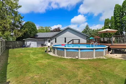 645 W Estate Ct, Elkhorn, WI 53121 - Photo 24