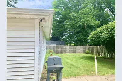 1508  Walnut St #Upper, South Milwaukee, WI 53172 - Photo 24