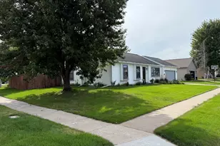 748 Elizabeth Lane, Onalaska, WI 54650 - Photo 1