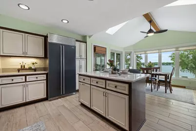 W303N2664  Maple Ave, Delafield, WI 53072 - Photo 8