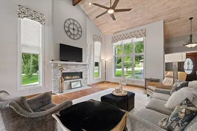 W303N2664  Maple Ave, Delafield, WI 53072 - Photo 2