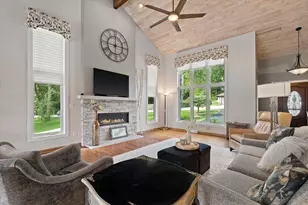W303N2664 Maple Ave, Delafield, WI 53072 - Photo 2