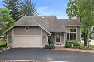 W303N2664 Maple Ave, Delafield, WI 53072 - Photo 52