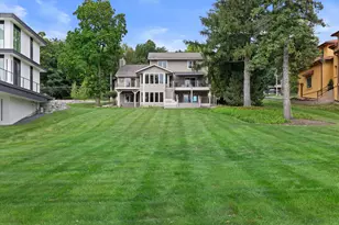 W303N2664 Maple Ave, Delafield, WI 53072 - Photo 32