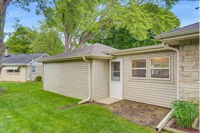 3285 N Knoll Blvd, Wauwatosa, WI 53222 - Photo 28