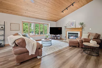 11506 W Janet Ct, Franklin, WI 53132 - Photo 12