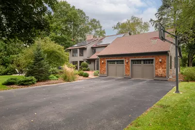 15025  Westover Rd, Elm Grove, WI 53122 - Photo 2