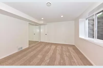 5565 S Monaco Pl, Hales Corners, WI 53130 - Photo 28