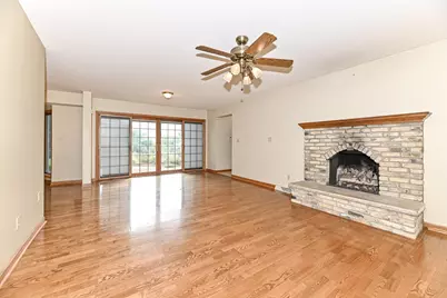 W294S2960  Wills Barry Ct, Genesee, WI 53188 - Photo 8