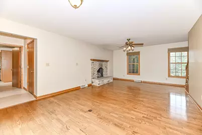 W294S2960  Wills Barry Ct, Genesee, WI 53188 - Photo 6