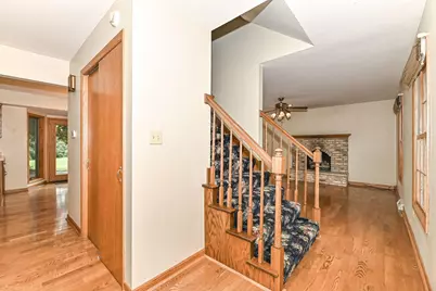 W294S2960  Wills Barry Ct, Genesee, WI 53188 - Photo 4
