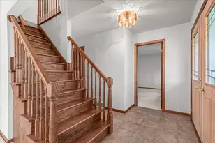 N5454 Crystal Springs Dr, Fredonia, WI 53021 - Photo 8
