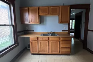 2222 W Finn Pl, Milwaukee, WI 53206 - Photo 10