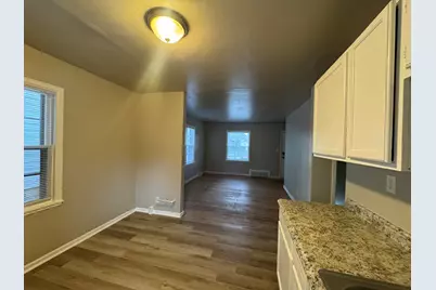 3928 N 30th St, Milwaukee, WI 53216 - Photo 6