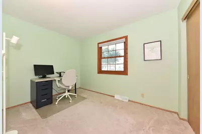 5405 N Shasta Dr, Glendale, WI 53209 - Photo 20