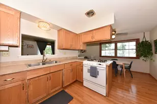5405 N Shasta Dr, Glendale, WI 53209 - Photo 6