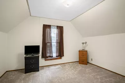 430  Cedar St, Hartford, WI 53027 - Photo 12