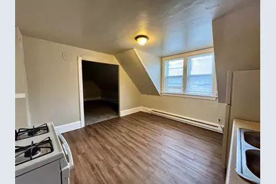 3935A N 13th St #Upper, Milwaukee, WI 53206 - Photo 6