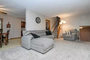 W276N1606 Spring Creek Dr, Pewaukee, WI 53072 - Photo 14