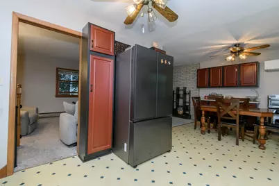 W276N1606  Spring Creek Dr, Pewaukee, WI 53072 - Photo 18