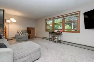 W276N1606 Spring Creek Dr, Pewaukee, WI 53072 - Photo 10