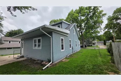 29 S Locust St, Oconomowoc, WI 53066 - Photo 4