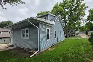 29 S Locust St, Oconomowoc, WI 53066 - Photo 4