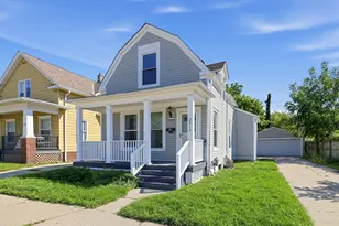 2013 Charles St, Racine, WI 53402 - Photo 2