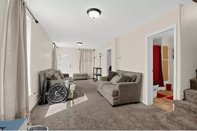 2013  Charles St, Racine, WI 53402 - Photo 4