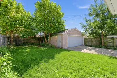 2013  Charles St, Racine, WI 53402 - Photo 22