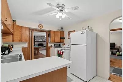 2515  Dombrowski Blvd, Racine, WI 53405 - Photo 8