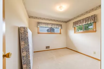 3828 E Van Eimeren Ave, Cudahy, WI 53110 - Photo 28