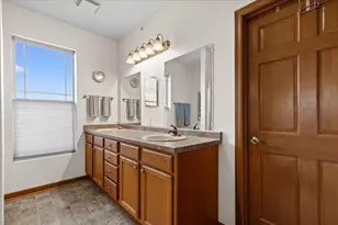230 Hilldale Dr, Hartford, WI 53027 - Photo 22