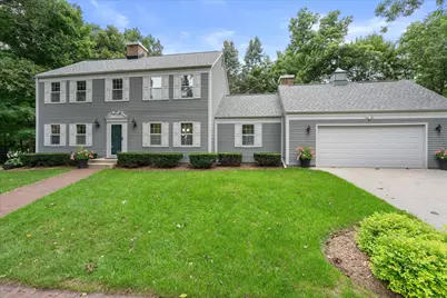 S38W27845  Merriwood Ct, Waukesha, WI 53189 - Photo 2