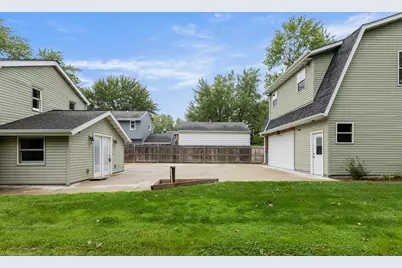 8413  Fox River Rd, Racine, WI 53185 - Photo 26