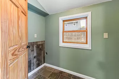 8413  Fox River Rd, Racine, WI 53185 - Photo 6