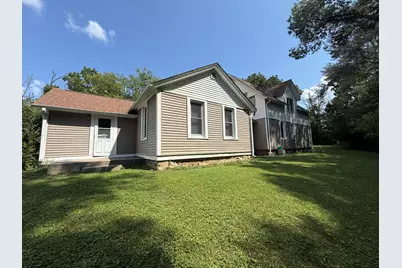 5036 S 92nd St, Greenfield, WI 53228 - Photo 2