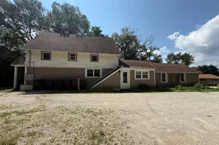 5036 S 92nd St, Greenfield, WI 53228 - Photo 4