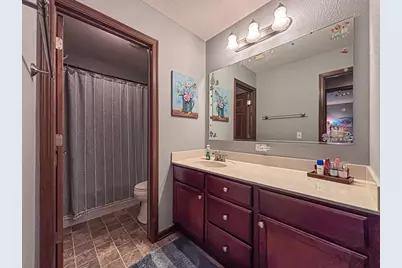 1631  Arthurs Pass, Oconomowoc, WI 53066 - Photo 32