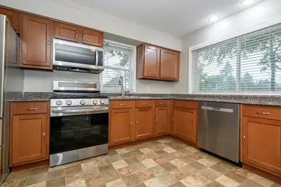 3260 S 124th St, West Allis, WI 53227 - Photo 4