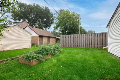 2526 S 83rd St, West Allis, WI 53219 - Photo 26