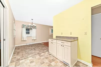 2526 S 83rd St, West Allis, WI 53219 - Photo 10