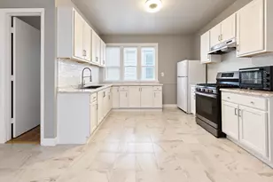 2563 S 8th St, Milwaukee, WI 53215 - Photo 12