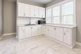 2563 S 8th St, Milwaukee, WI 53215 - Photo 10